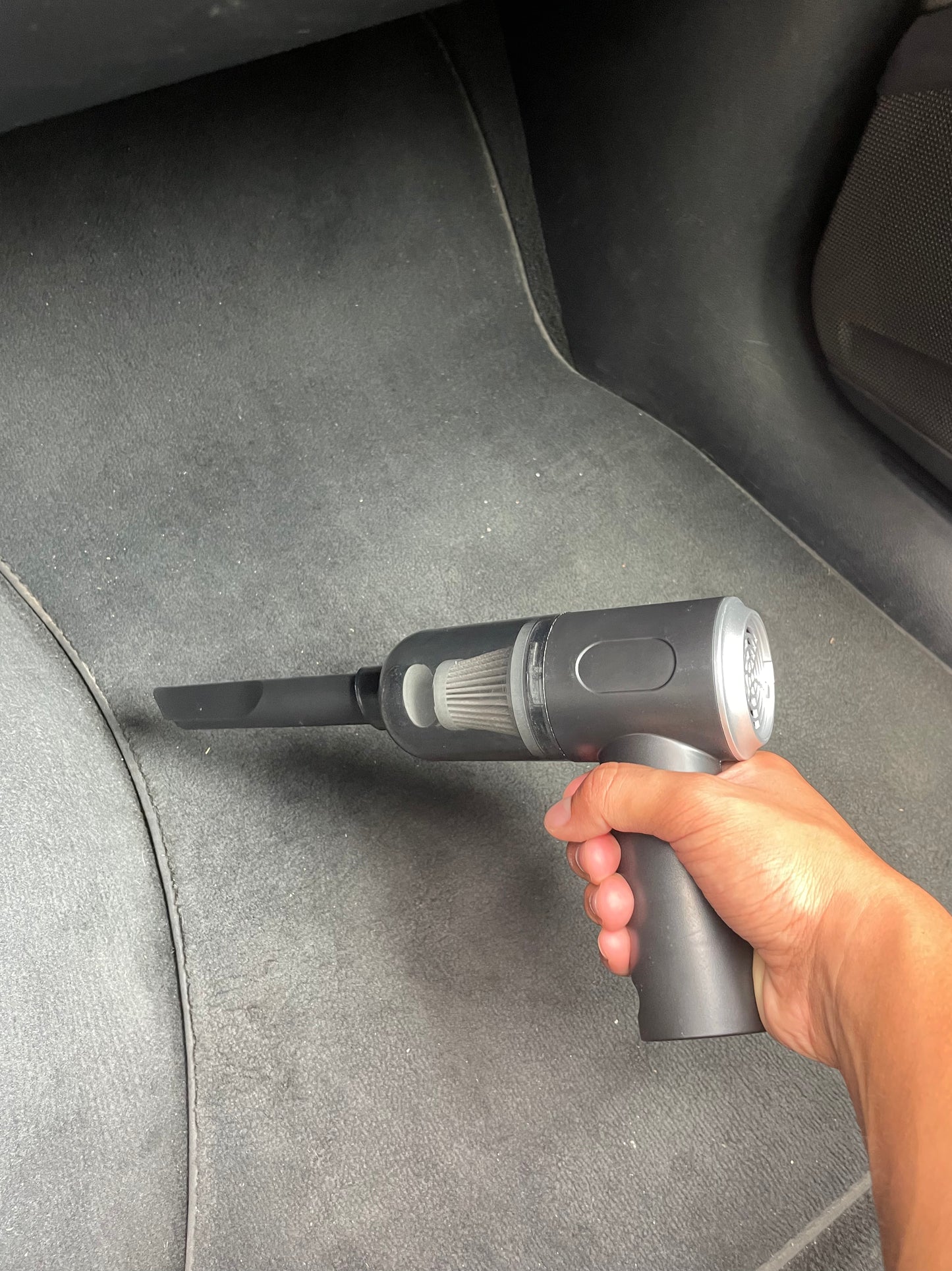 Mini vacuum cleaner