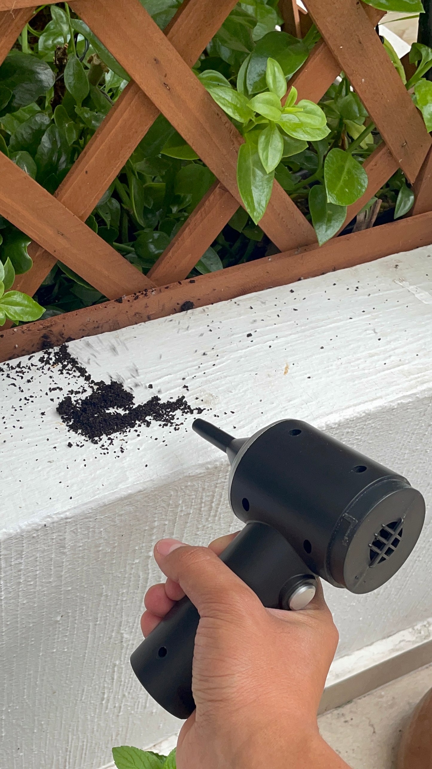 Mini vacuum cleaner