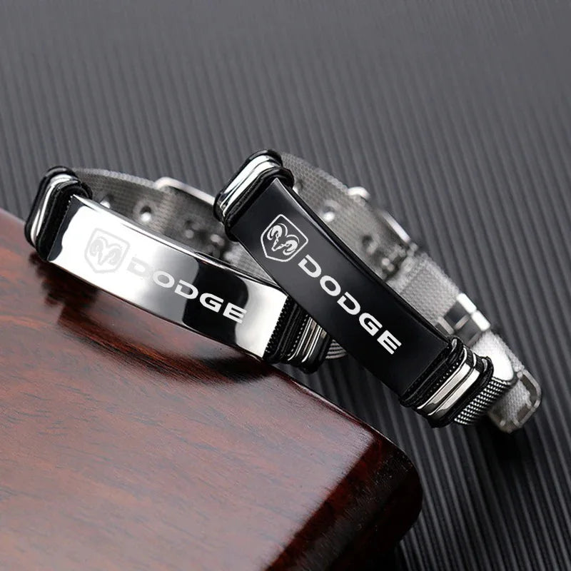 Pulsera Dodge de metal