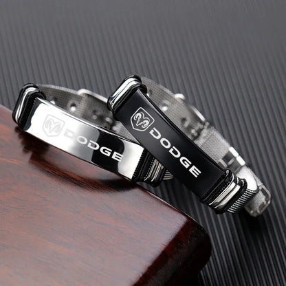 Pulsera Dodge de metal