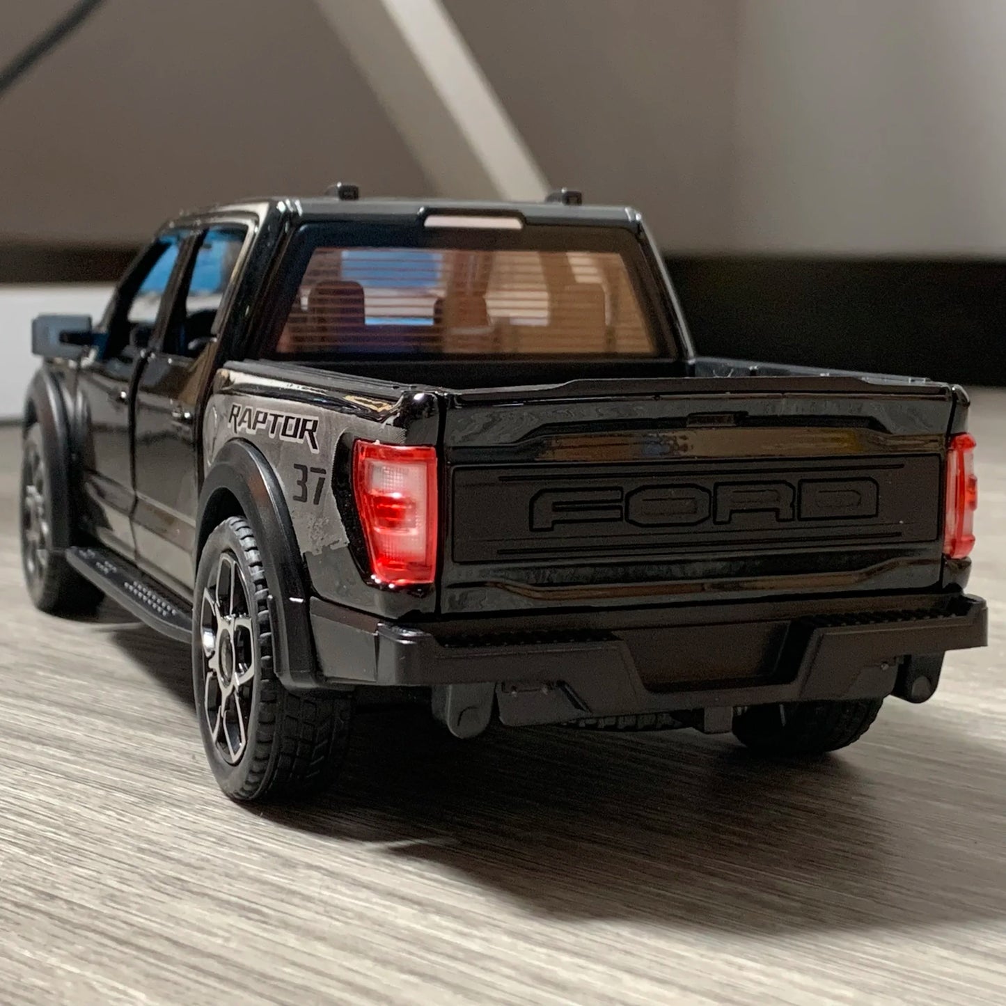 Ford Raptor Coleccionable Con Luces Led y Sonido